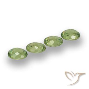 Gemas de Granate demantoide Verde cálido natural de 1.23 ct, Ovalada, VS
