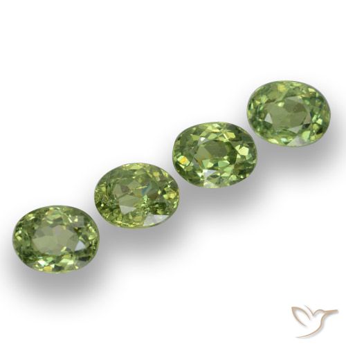 1.31ctw Natural Verde cálido Granate demantoide, Ovalada, VS