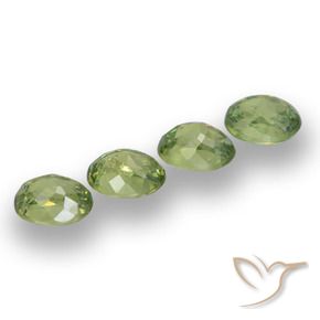Gemas de Granate demantoide Verde cálido natural de 1.31 ct, Ovalada, VS