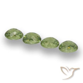 Gemas de Granate demantoide Verde cálido natural de 1.31 ct, Ovalada, VS