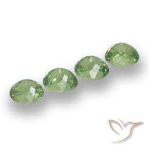 Gemas de Granate demantoide Verde cálido natural de 1.57 ct, Ovalada, VS