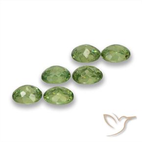 Gemas de Granate demantoide Verde cálido natural de 1.81 ct, Ovalada, VS