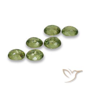 Gemas de Granate demantoide Verde bosque natural de 2.04 ct, Ovalada, VS