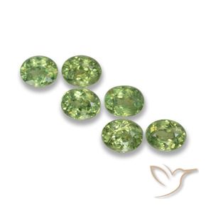 Gemas de Granate demantoide Verde bosque natural de 1.91 ct, Ovalada, VS
