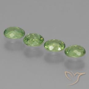 Gemas de Granate demantoide Verde medio natural de 1.24 ct, Ovalada, VS