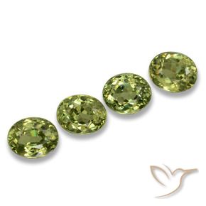 Gemas de Granate demantoide Verde medio natural de 1.30 ct, Ovalada, VS