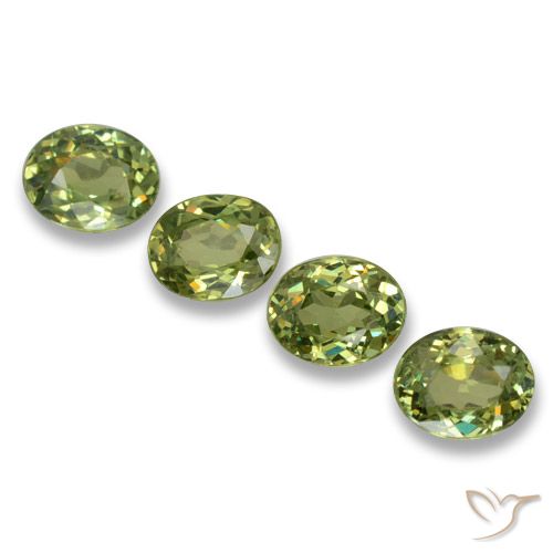 1.23ctw Natural Verde Oliva Granate demantoide, Ovalada, VS