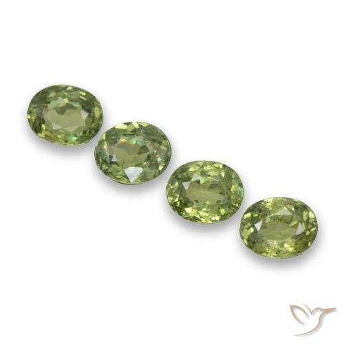 1.80ctw Natural Verde medio Granate demantoide, Ovalada, VS