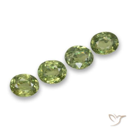 Gemas de Granate demantoide Verde medio natural de 1.80 ct, Ovalada, VS