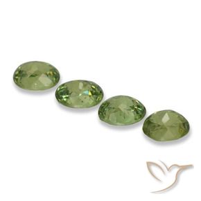 Gemas de Granate demantoide Verde bosque claro natural de 1.70 ct, Ovalada, VS