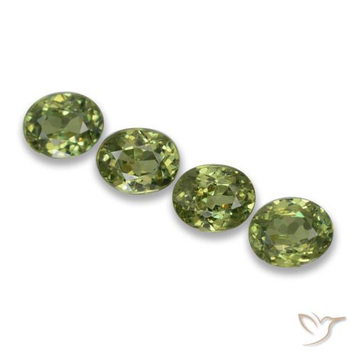 1.57ctw Natural Verde bosque claro Granate demantoide, Ovalada, VS