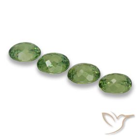 Gemas de Granate demantoide Verde cálido natural de 1.66 ct, Ovalada, VS