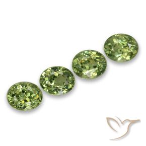 Gemas de Granate demantoide Verde cálido natural de 1.86 ct, Ovalada, VS