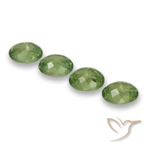 Gemas de Granate demantoide Verde cálido natural de 1.65 ct, Ovalada, VS