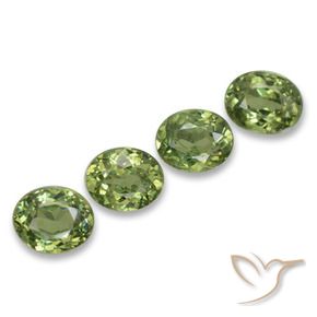 Gemas de Granate demantoide Verde cálido natural de 1.88 ct, Ovalada, VS