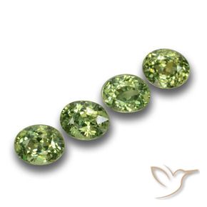 Gemas de Granate demantoide Verde bosque natural de 1.46 ct, Ovalada, VS