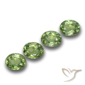 Gemas de Granate demantoide Verde medio natural de 1.24 ct, Ovalada, VVS-VS