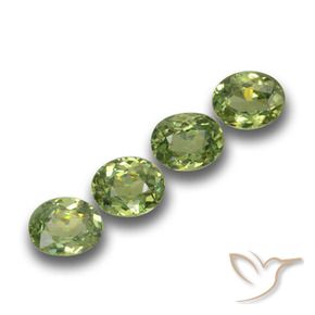 Gemas de Granate demantoide Verde cálido natural de 1.12 ct, Ovalada, VS