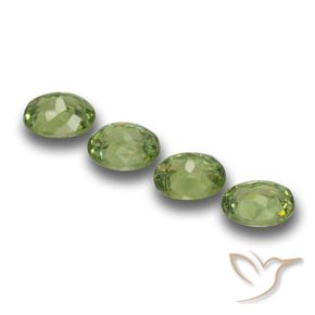 Gemas de Granate demantoide Verde cálido natural de 1.12 ct, Ovalada, VS