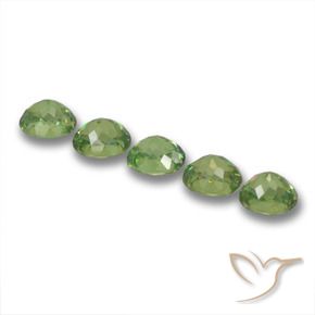 Gemas de Granate demantoide Verde medio natural de 1.85 ct, Ovalada, VS