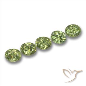 Gemas de Granate demantoide Verde bosque claro natural de 1.89 ct, Ovalada, VS