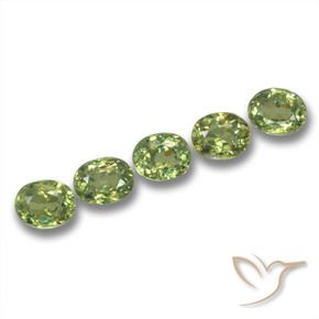 Gemas de Granate demantoide Verde bosque claro natural de 1.91 ct, Ovalada, VS