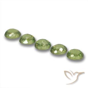 Gemas de Granate demantoide Verde bosque claro natural de 1.91 ct, Ovalada, VS