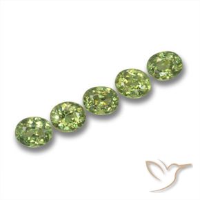 Gemas de Granate demantoide Verde bosque natural de 1.86 ct, Ovalada, VS