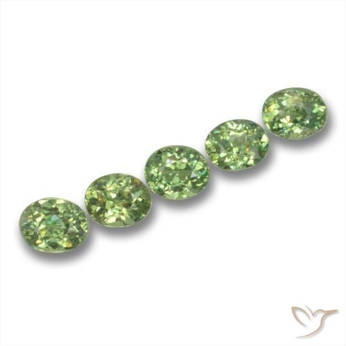 Gemas de Granate demantoide Verde cálido natural de 1.84 ct, Ovalada, VS