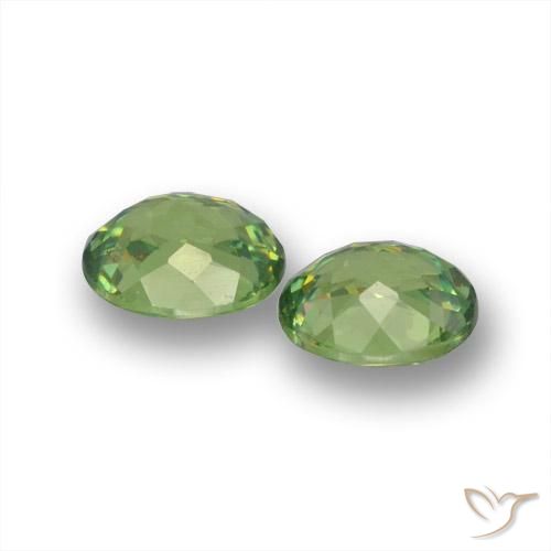 Gemas de Granate demantoide Verde medio natural de 0.88 ct, Ovalada, VS