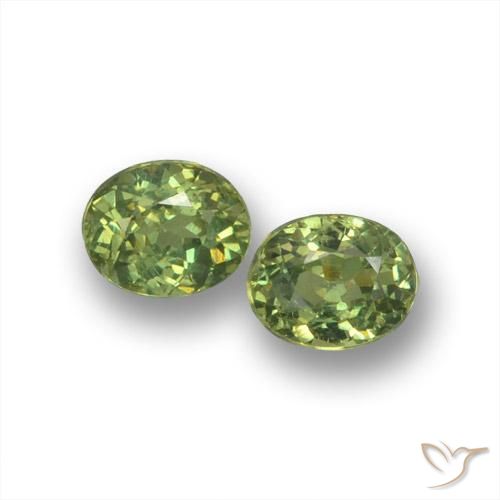 Gemas de Granate demantoide Verde medio natural de 0.80 ct, Ovalada, VS