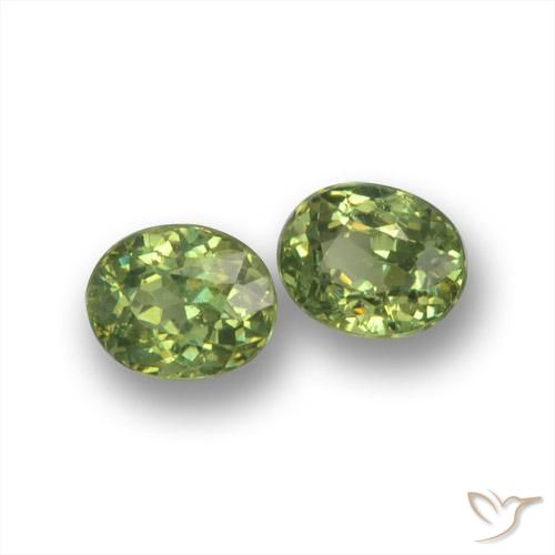 Gemas de Granate demantoide Verde medio natural de 0.80 ct, Ovalada, VS