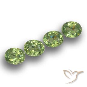 Gemas de Granate demantoide Verde cálido natural de 1.52 ct, Ovalada, VS