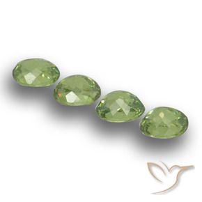 Gemas de Granate demantoide Verde cálido natural de 1.52 ct, Ovalada, VS