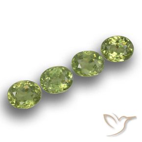 Gemas de Granate demantoide Verde medio natural de 1.46 ct, Ovalada, VS