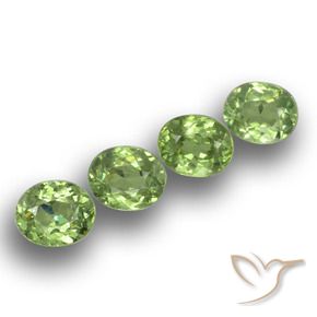 Gemas de Granate demantoide Verde medio natural de 1.77 ct, Ovalada, VS