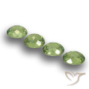 Gemas de Granate demantoide Verde medio natural de 1.77 ct, Ovalada, VS