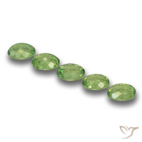 Gemas de Granate demantoide Verde medio natural de 1.43 ct, Ovalada, VS