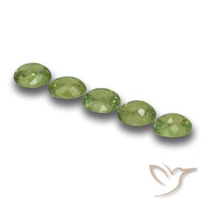 Gemas de Granate demantoide Verde medio natural de 1.76 ct, Ovalada, VS