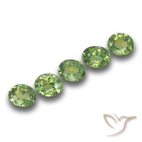 Gemas de Granate demantoide Verde medio natural de 1.73 ct, Ovalada, VS