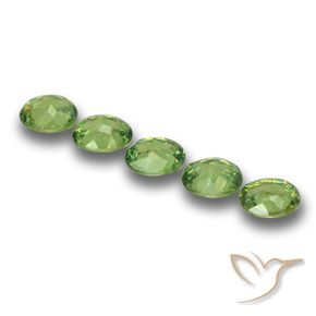 Gemas de Granate demantoide Verde medio natural de 1.73 ct, Ovalada, VS