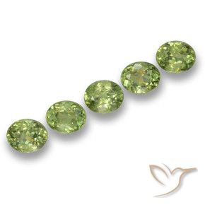 Gemas de Granate demantoide Verde medio natural de 2.02 ct, Ovalada, VS