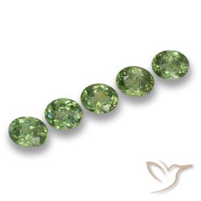 Gemas de Granate demantoide Verde medio natural de 1.27 ct, Ovalada, VS