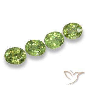 Gemas de Granate demantoide Verde cálido natural de 2.03 ct, Ovalada, VS