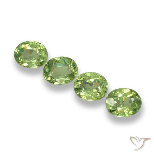 1.34ctw Natural Verde medio Granate demantoide, Ovalada, VS