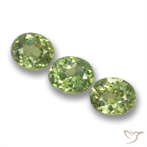 1.43ctw Natural Verde cálido Granate demantoide, Ovalada, VS