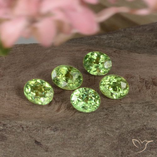 1.68ctw Natural Verde cálido Granate demantoide, Ovalada, VVS-VS