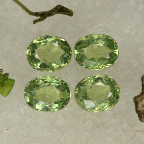 1.68ctw Natural Verde amarillo Granate demantoide, Ovalada, VS