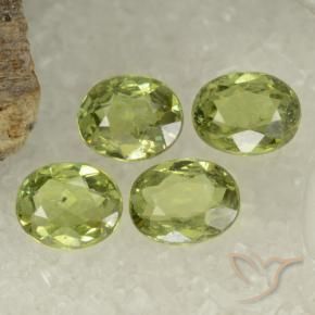 Gemas de Granate demantoide Verde medio natural de 1.48 ct, Ovalada, VS