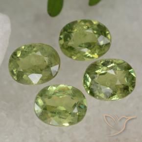 Gemas de Granate demantoide Verde claro natural de 1.74 ct, Ovalada, VS